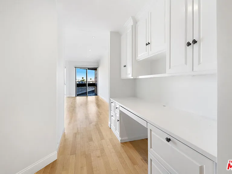 11628 Montana Ave #206 — Photo 32