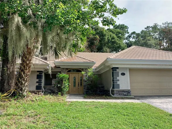 2115 Oake Leaf Cir, Mount Dora, FL 32757
