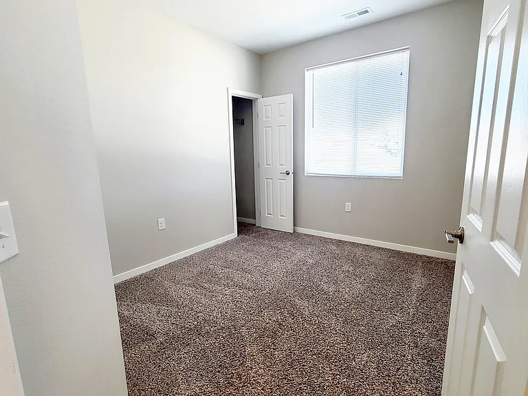 Johnston Gardens Apartments — Photo 16