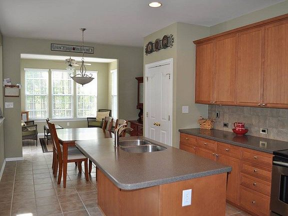 3rd image of 7705 Horseshoe Creek Dr