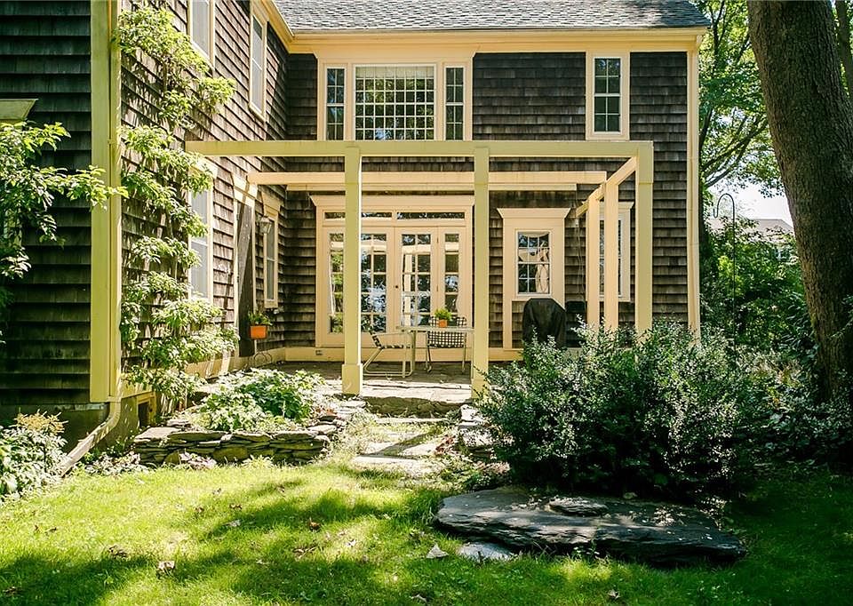697 Middle Rd, Portsmouth, RI 02871 Zillow