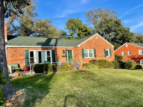 3919 N Chesterbrook Rd, Arlington, VA 22207