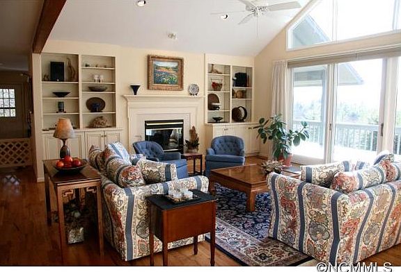 5th image of 427 Red Fox Dr
