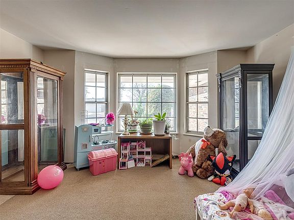 3rd image of 3652 Sunvalley Dr