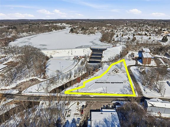 4th image of 256 Privilege St