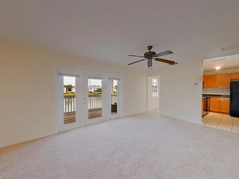 222 Pompano Dr SE #H — Photo 8