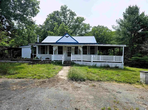 4679 Wolfe Ln, Pulaski, VA 24301