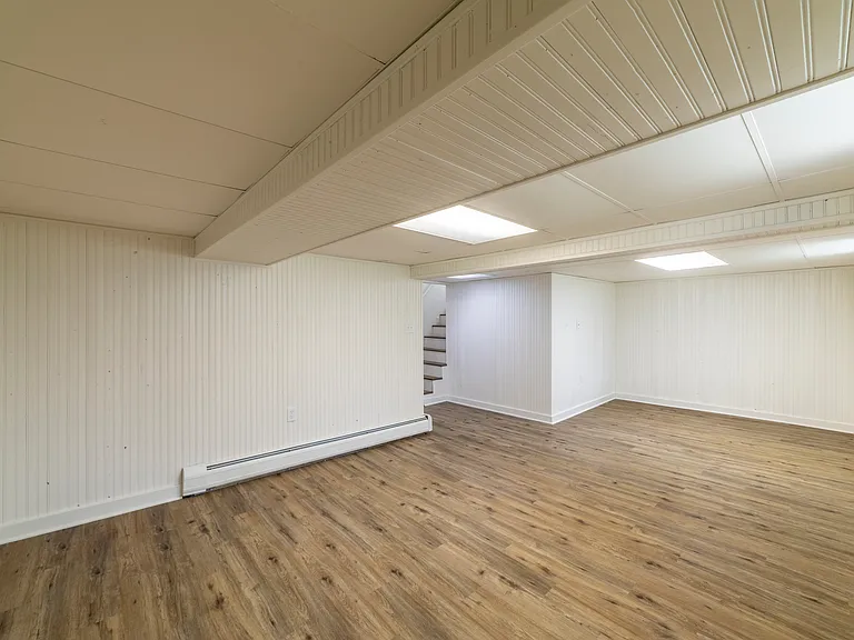 7535 Independence St — Photo 35