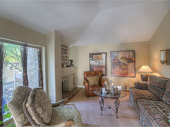 3rd image of 10005 E Sunnyslope Ln