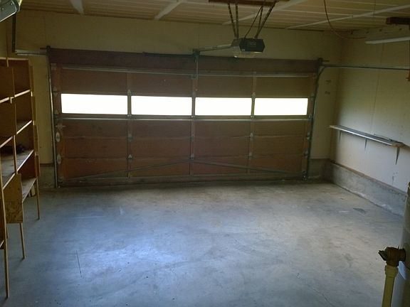 Great garage/workshop