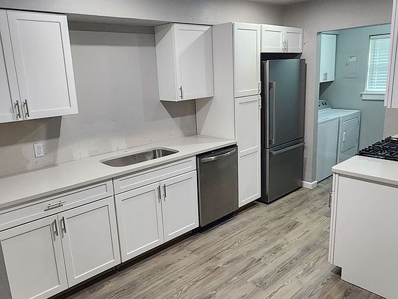 4th image of 906 Deonne Cir