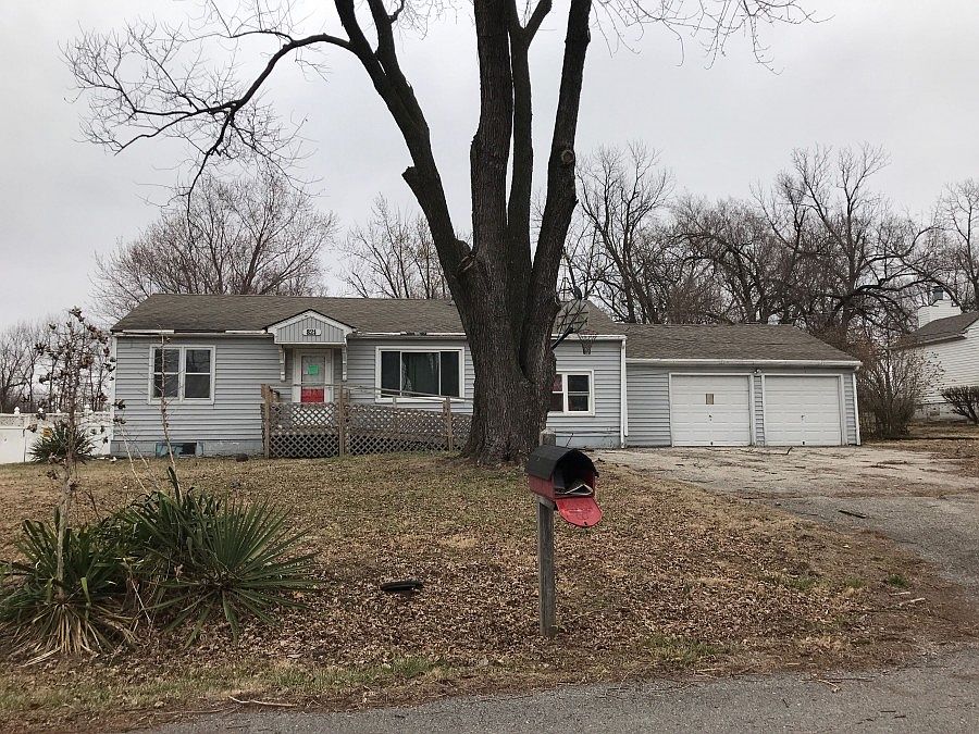 1st image of 821 N 69th St