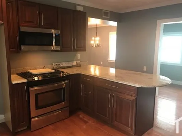 363 Lincoln St, Lowell, MA 01852