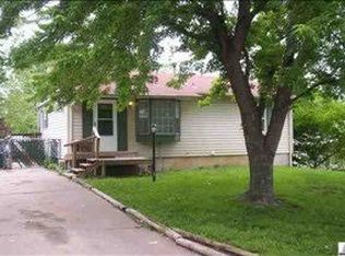 3504 SE 9th St, Topeka, KS 66607