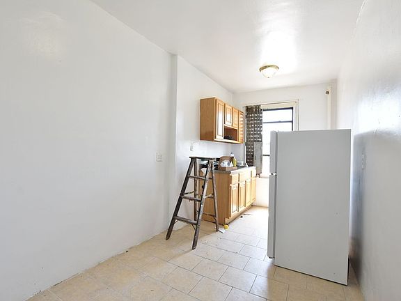 4th image of 90-25 138th Pl #C6