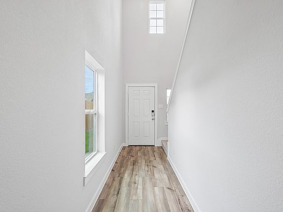 3rd image of 304 Sun Harvest Dr