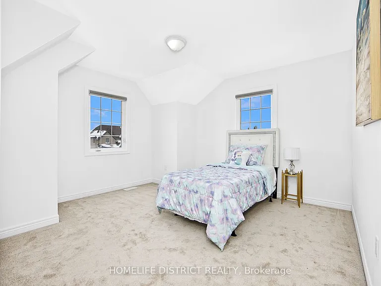 74 Summer Breeze Dr — Photo 24