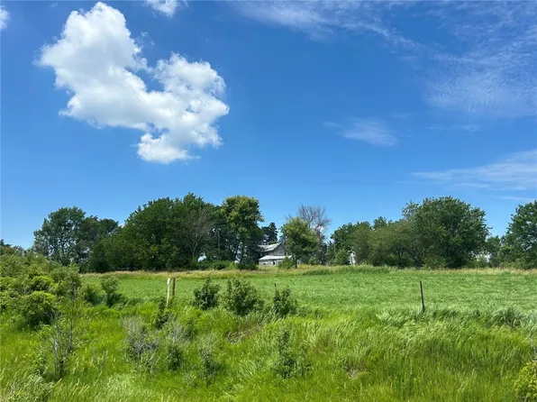 4588 Freund Rd SW, Iowa City, IA 52240