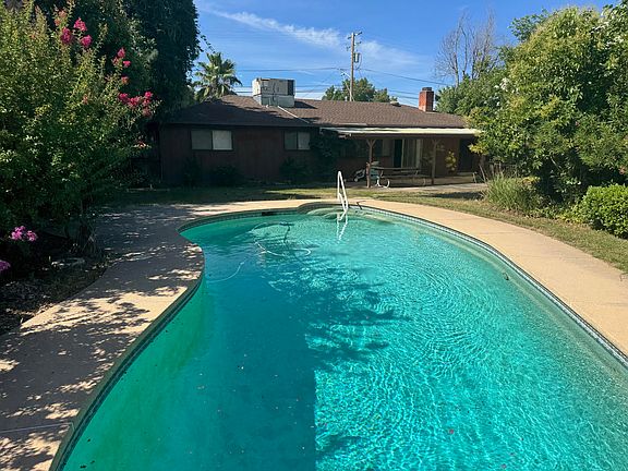 4th image of 1700 Derby Ln
