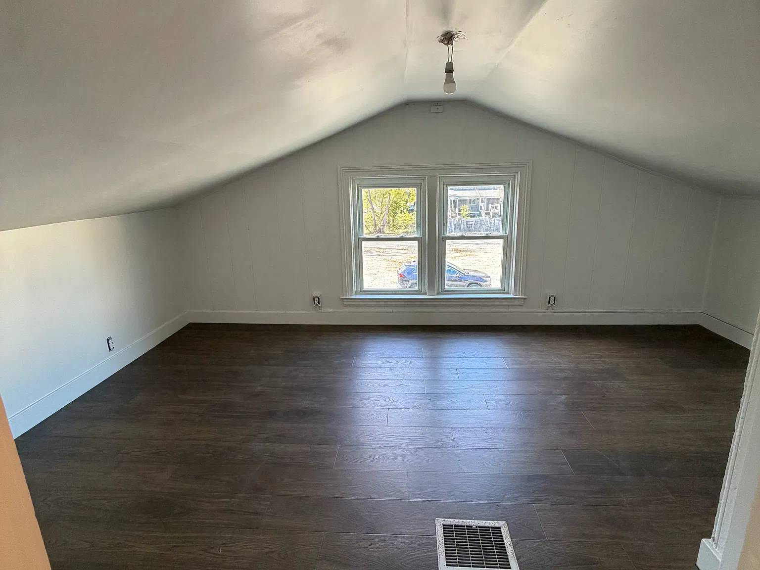 Hutchins Pl, Batavia — Photo 1