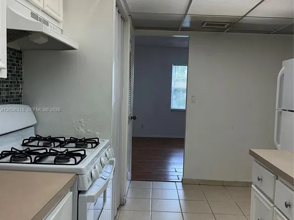 18101 NW 68th Ave APT B201, Hialeah, FL 33015