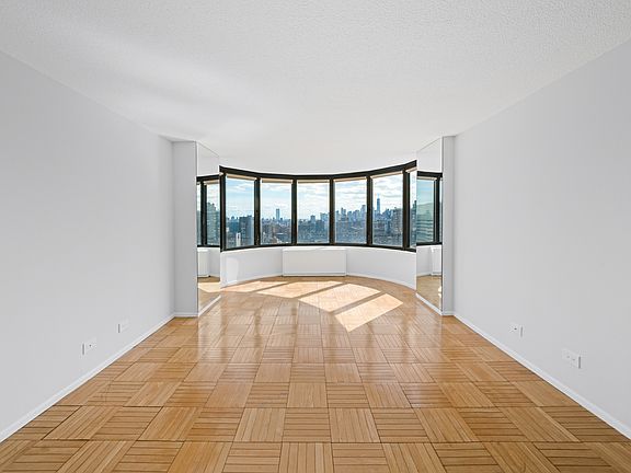 3rd image of 330 E 38th St APT 34O