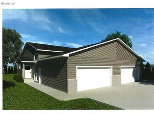 3312 Maple Leaf Loop S, Fargo, ND 58104