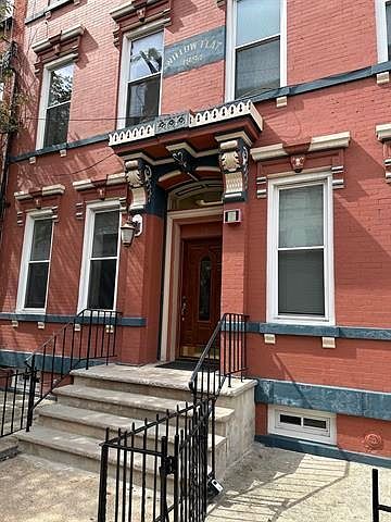1st image of 942 Willow Ave APT 3R