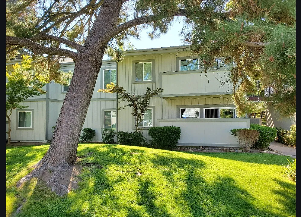 2 bed, $1,859 — Photo 3