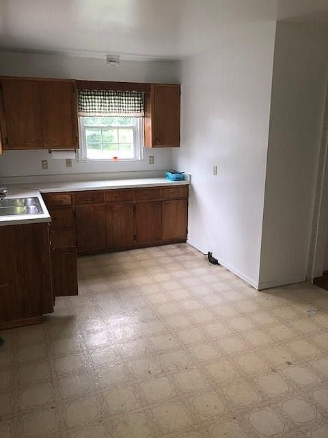 2nd image of 2503 S McClure St