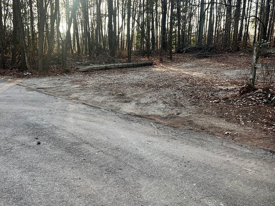 1st image of 250 Bermuda Dr NE