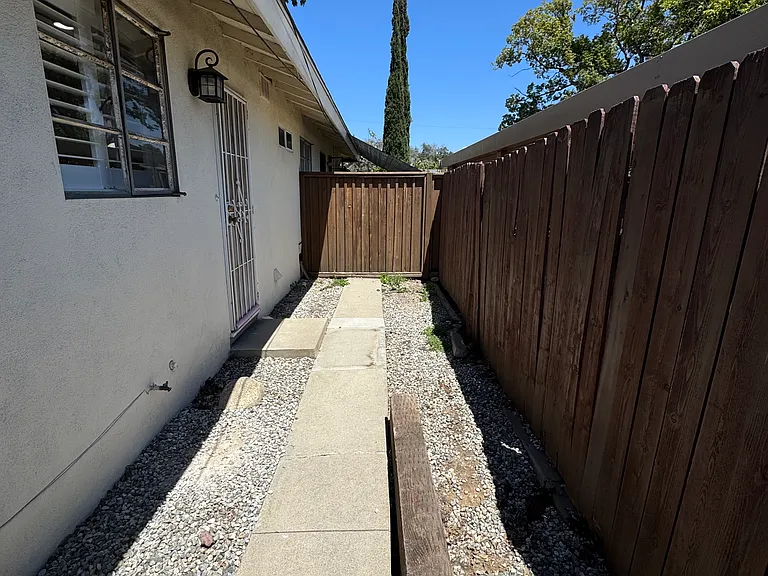 S 3rd Ave — Photo 10