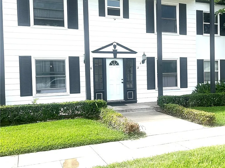 2 E Newman Ave #4 — Photo 1