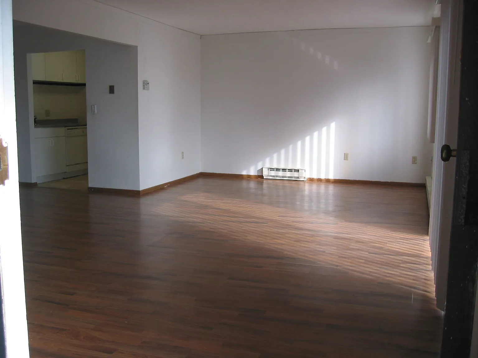 2 bed, 950 sqft, $1,950 — Photo 2