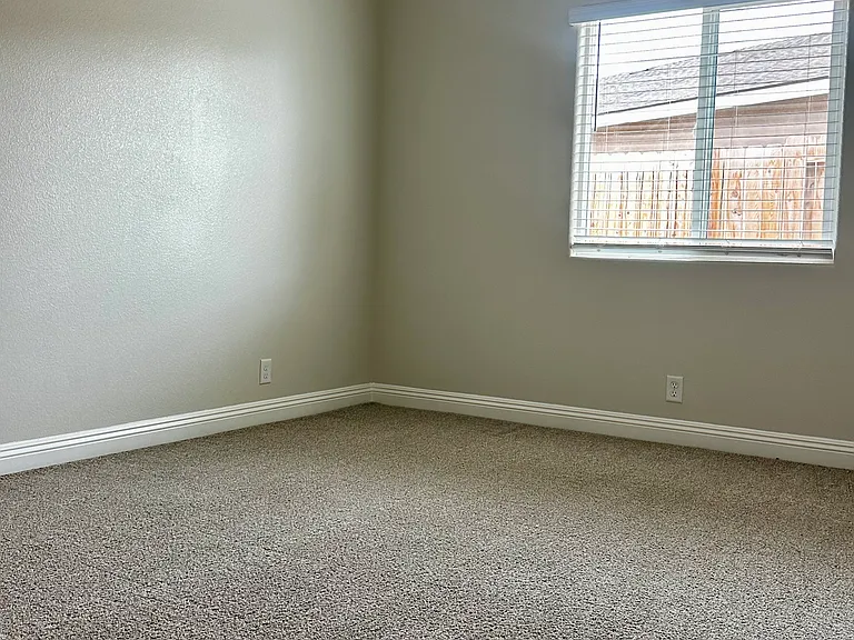 846 N Harriet St — Photo 13