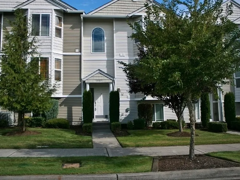 3324 Mia St NE — Photo 1