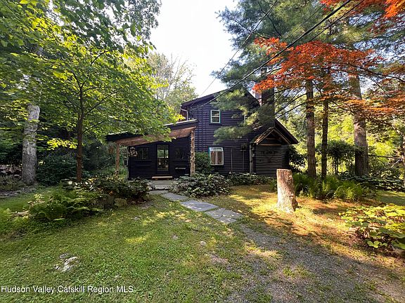 2nd image of 323 Beaverkill Road
