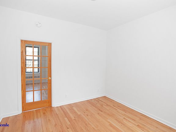 5th image of 218 E 81st St APT 5B