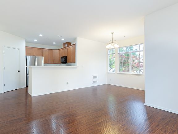 3rd image of 1855 Trossachs Blvd SE Unit 205