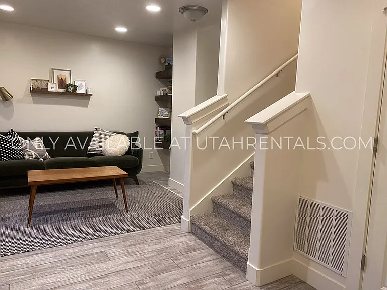 345 W Park View Ln — Photo 10