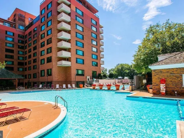 1111 Arlington Blvd APT 329, Arlington, VA 22209