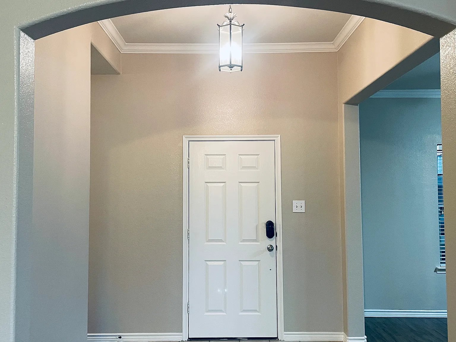 3 bed, 1857 sqft, $2,495 — Photo 3