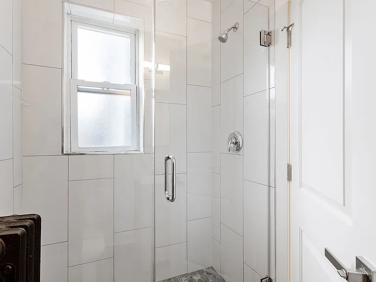 The 1521 Sherwin — Photo 48