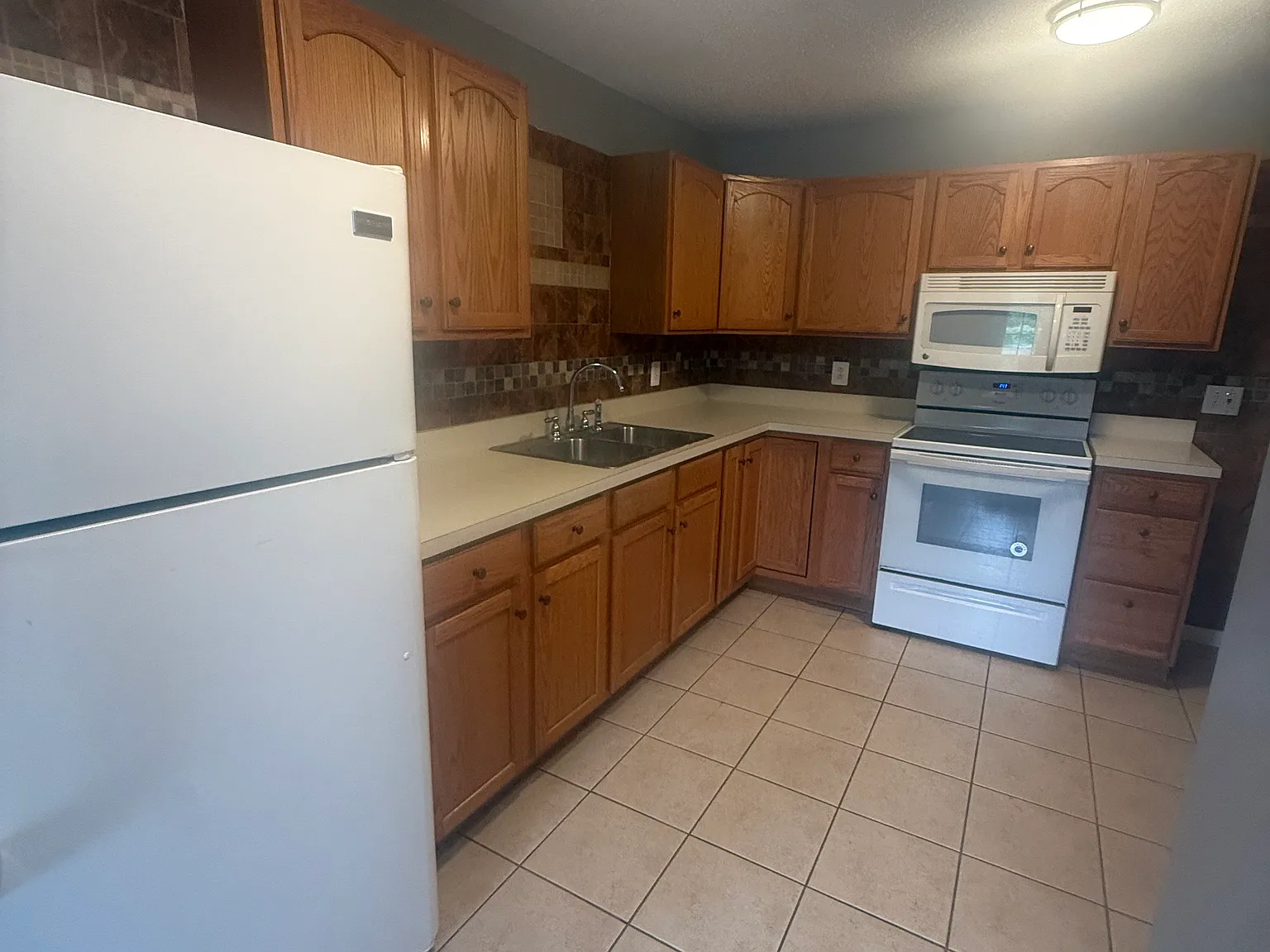 1 bed, $950 — Photo 2