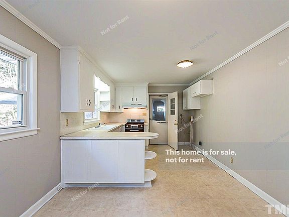 4th image of 2607 Tuckawanna Ave