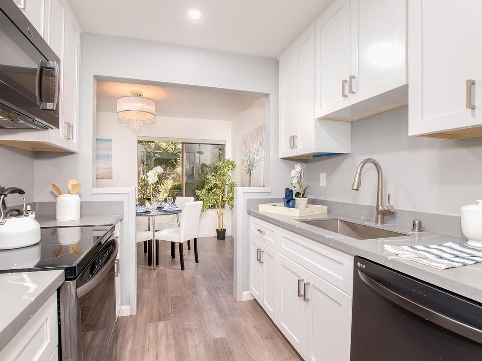 1st image of 3350 La Mesa Dr APT 4
