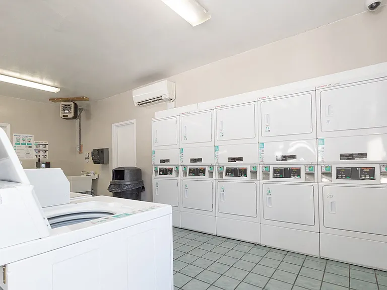 Laundry Facility at Woodbridge Bloomington