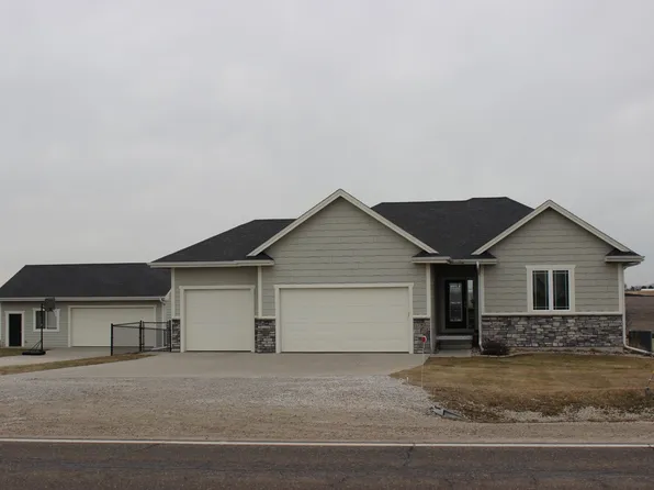 17914 N Ave, Minburn, IA 50167