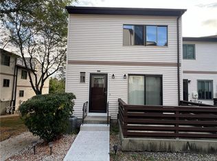 475 Country Club Ln, Pomona, NY 10970