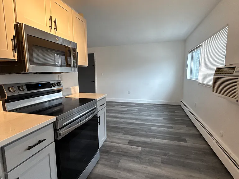 181 School St #10 — Photo 2